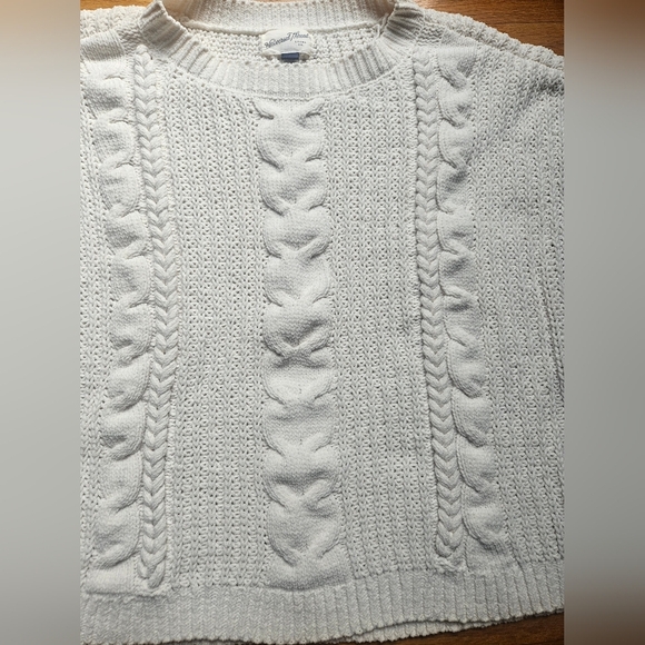 Universal Thread White Crew Neck Sweater with Cable Knit Design - Picture 2 of 10